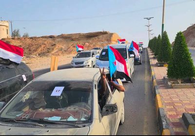 مسيرة بالمركبات في الغيضة للمطالبة باستعادة الدولة ورفضا للوصاية