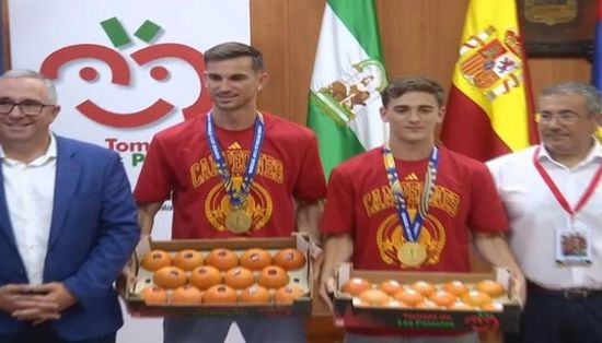 الطماطم تكافئ بطلي إسبانيا بعد التتويج بمونديال 2026