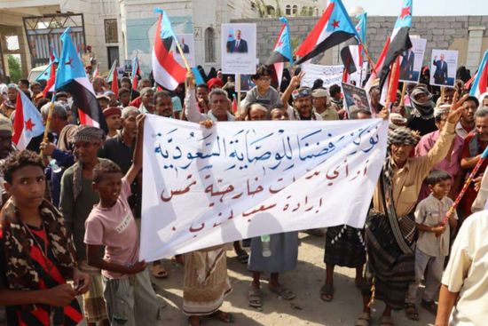 جماهير زنجبار ترفض الوصاية وتطالب بمعالجة الانهيار الاقتصادي