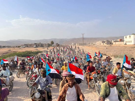 مسيرة حاشدة بالمركبات والدراجات النارية في سيحوت رفضا للوصاية