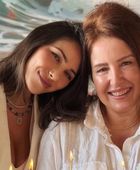  دانييلا رحمة تفاجئ والدتها بكعكة تحمل صورة إلفيس بريسلي