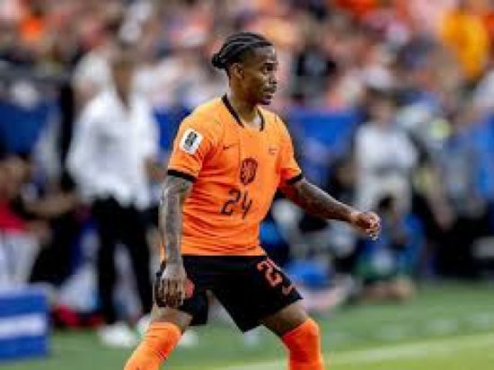 الهلال السعودي يضم الهولندي سمرفيل لأربعة أعوام