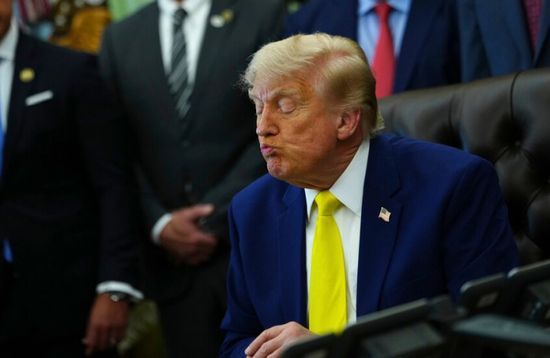 ترامب يعلق على إلغاء كندا احتفالاً مشتركاً لافتتاح جسر يربطها بأمريكا