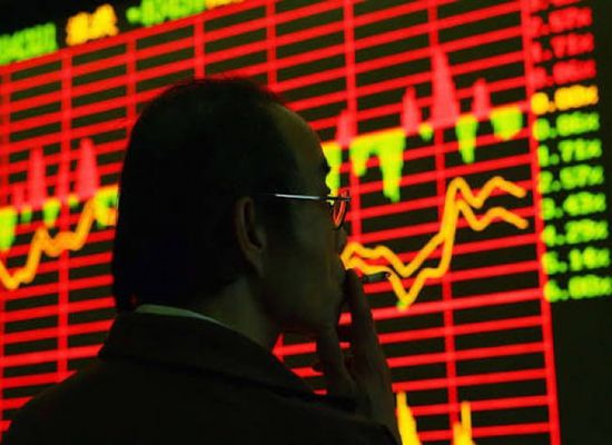 صناديق صينية تضخ 9 مليارات دولار لكبح خسائر سوق الأسهم
