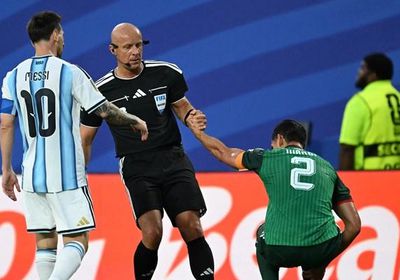 ماندي يكشف تفاصيل تدخل ميسي ويؤكد اعتذاره بعد الواقعة