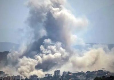 إجلاء أكثر من 400 شخص بحرًا بسبب حريق في بلدة إيطالية
