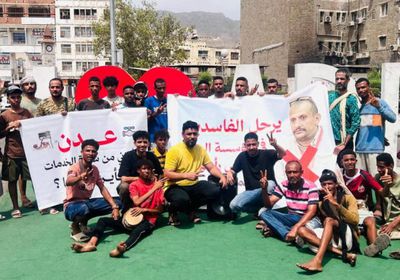 شباب كريتر يطالبون بحلول عاجلة لأزمة المياه