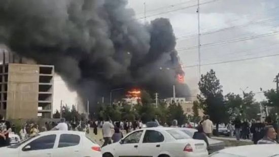 حريق بالقرب من فندق كبير في طهران