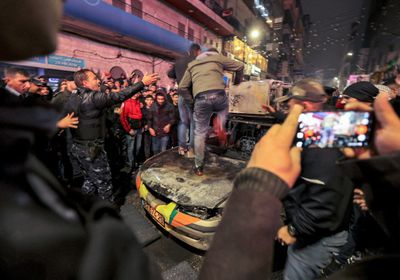 مستوطنون يعتدون على سيارات فلسطينيين شمالي رام الله