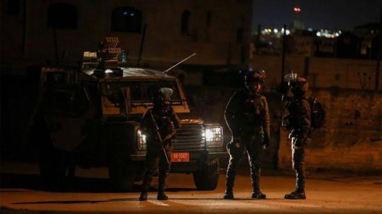 قوات الاحتلال تقتحم مجمع فلسطين الطبي وسط الضفة الغربية 