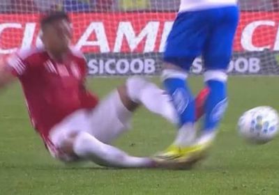 عقوبة غير مسبوقة في البرازيل.. الإيقاف مرهون بتعافي اللاعب المصاب