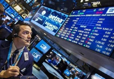 تباين أداء عمالقة التكنولوجيا الأمريكية قبل الافتتاح