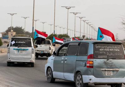 مسيرة جماهيرية في الغيضة رفضاً للوصاية السعودية وتنديداً بانهيار الخدمات