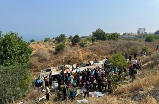 الجزائر.. مصرع وإصابة 69 شخصاً جراء انقلاب حافلة في بومرداس