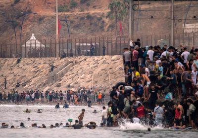 إيطاليا تعلّق العمل باتفاقية "شنغن" مع إسبانيا