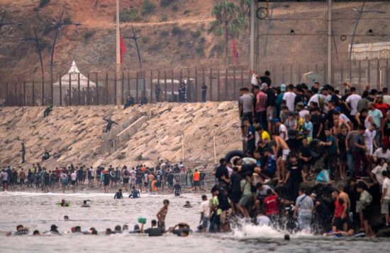 إيطاليا تعلّق العمل باتفاقية "شنغن" مع إسبانيا