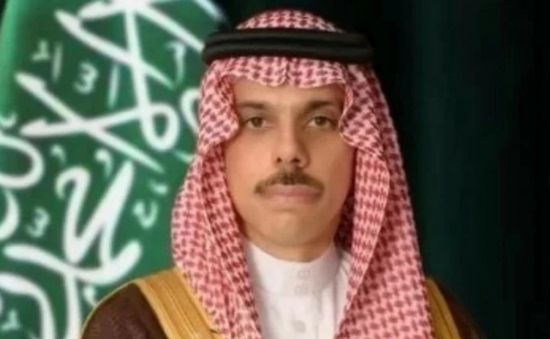 وزير الخارجية السعودي يتلقى اتصالاً من نظيره الكويتي لبحث تطورات المنطقة