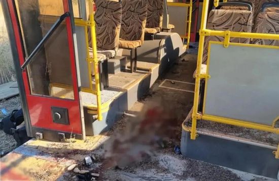 مقتل وإصابة 13 شخصًا بعد استهداف حافلة عمال في مقاطعة زابوروجيه