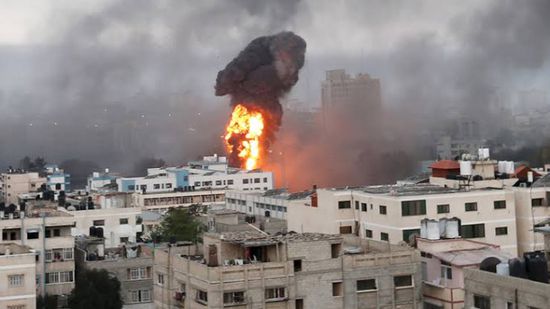 قتيلان في غارة إسرائيلية استهدفت منزلًا بدير البلح