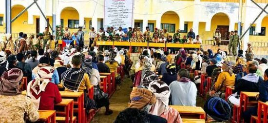 قيادات يافع العسكرية والمحلية تُؤكد وحدة الصف وتدعم تعزيز الجبهات