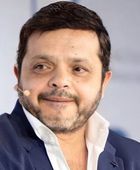 محمد هنيدي يعلن تفاصيل تشييع وعزاء شقيقه الراحل