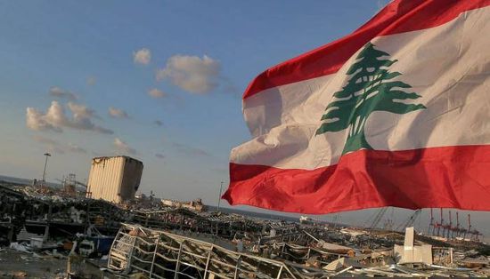 لبنان ينكس الأعلام في الذكرى السادسة لانفجار مرفأ بيروت