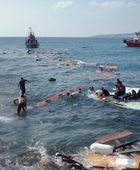 إنقاذ 15 مصرياً بعد تعطل قاربهم قبالة السواحل الليبية