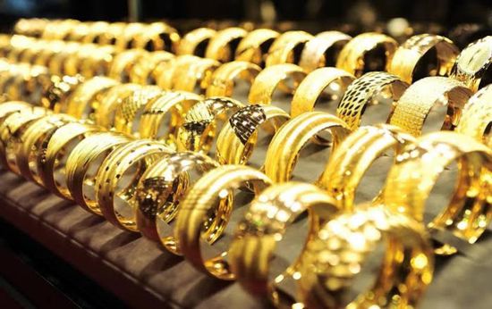 ارتفاع أسعار الذهب مدعومة بانخفاض النفط