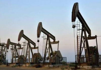 استقرار النفط بعد انخفاضه بشكل حاد