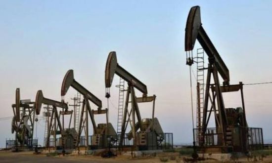 استقرار النفط بعد انخفاضه بشكل حاد