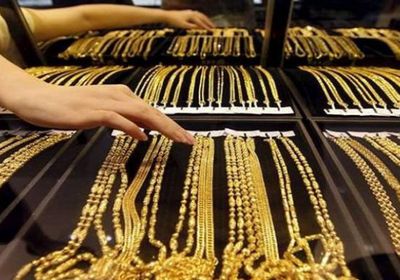 ارتفاع أسعار الذهب وسط تراجع الدولار والتطورات الجيوسياسية