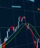 سهم "إيه إم دي" يتراجع 9% قبل التداول رغم نتائج فصلية قوية