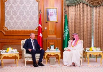 ولي العهد السعودي يلتقي الرئيس التركي في مكة المكرمة