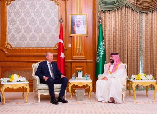 ولي العهد السعودي يلتقي الرئيس التركي في مكة المكرمة