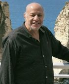 عيد أبو الحمد يكشف معاناة زوجته ويطلب الدعاء لها