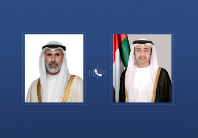 وزير الخارجية الإماراتي يتلقى اتصالاً هاتفياً من نظيره الكويتي