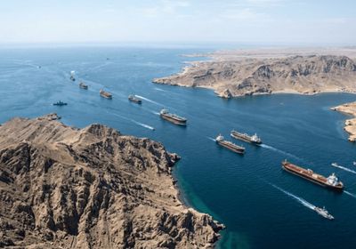 انخفاض حركة الملاحة عبر مضيق هرمز إلى 6 سفن
