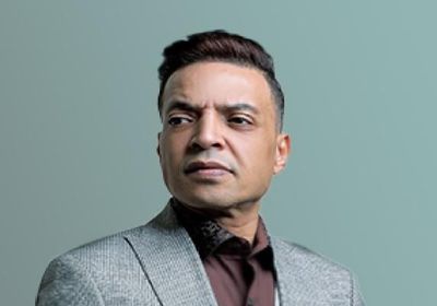 طارق الشيخ يعلن انفصاله عن زوجته: "أم عيالي"