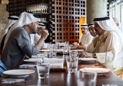 رئيس الإمارات وملك البحرين يبحثان التطورات الإقليمية