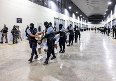 واشنطن تعتقل 11 شخصًا بتهمة "الزيجات الصورية" لأجانب