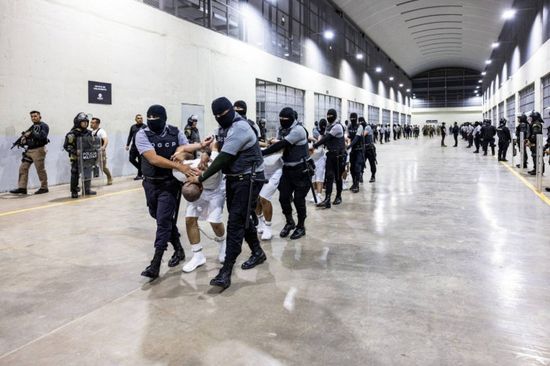 واشنطن تعتقل 11 شخصًا بتهمة "الزيجات الصورية" لأجانب