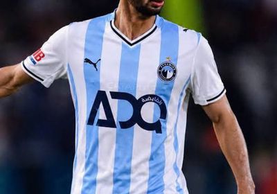 بيراميدز يتعاقد مع عبد القادر لاعب الأهلي المصري السابق