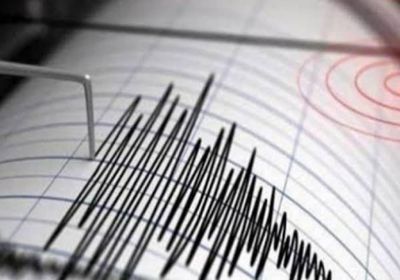 زلزال بقوة 7.7 يضرب جزيرة إندونيسية 