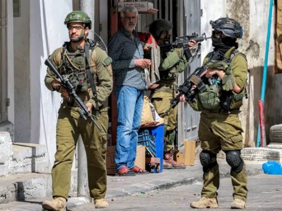 إصابة فلسطينيين برصاص الاحتلال جنوب الضفة الغربية 