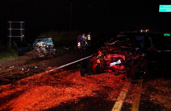 مقتل وإصابة عدد من الأشخاص إثر حادث مروري مروع في إيرلندا