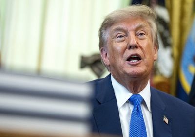 ترامب: على إيران رفع الراية البيضاء لإعلان الاستسلام