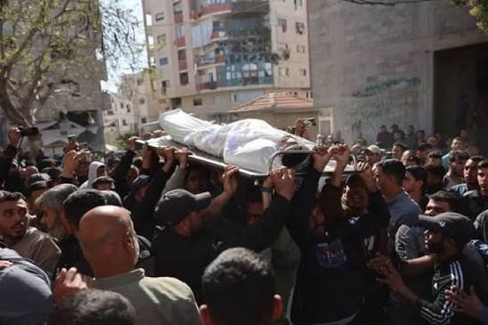مقتل خمسة فلسطينيين بينهم طفل في غارة إسرائيلية