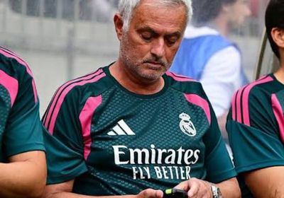 لاعب فضائي.. مورينيو يشيد بنجم ريال مدريد