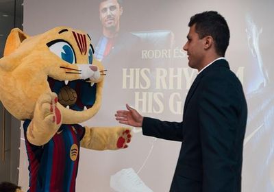 برشلونة يفاجئ جماهيره بهدية قبل مواجهة الأهلي