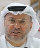 "حملات يائسة".. قرقاش يعلق على شائعات دعم إيران ماليًا
